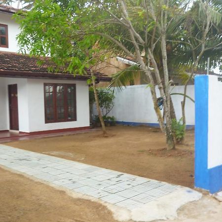SeaView Paradise Inn Weligama Bagian luar foto