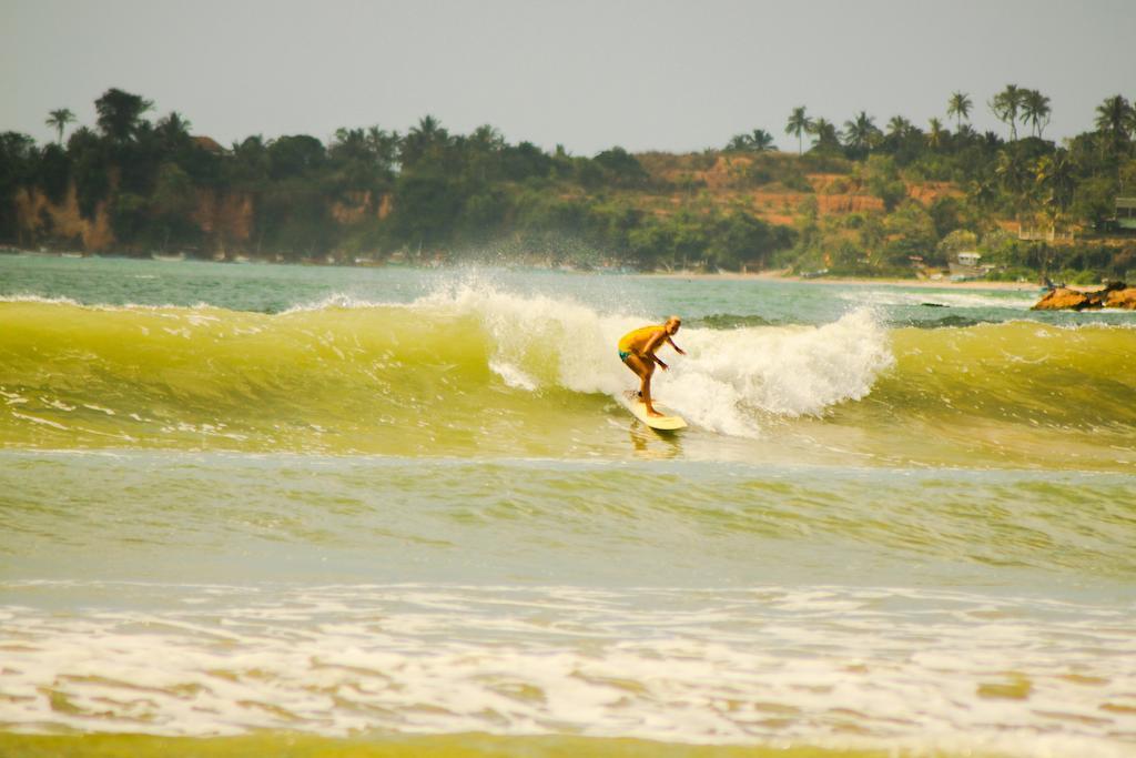SeaView Paradise Inn Weligama Bagian luar foto